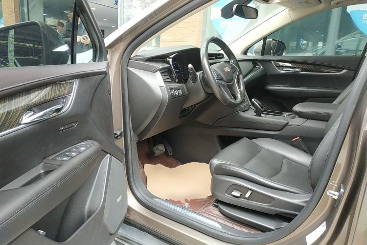 Used Cadillac XT5 2016 25T Luxury Model
