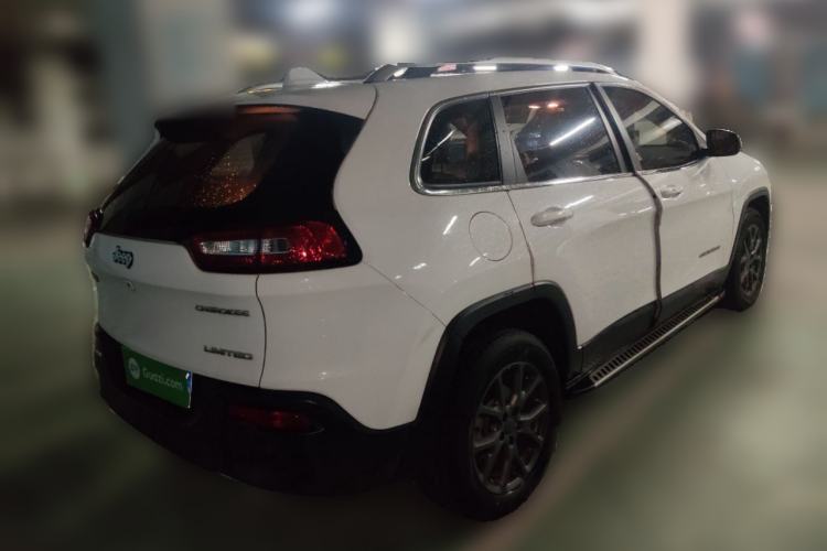 Used Jeep Cherokee 2020 2.0L Two-Wheel Drive Classic Sports Edition