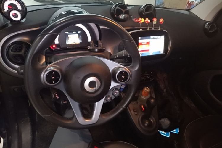 Used smart fortwo 2016 0.9T 66kW Hardtop Pioneer Edition
