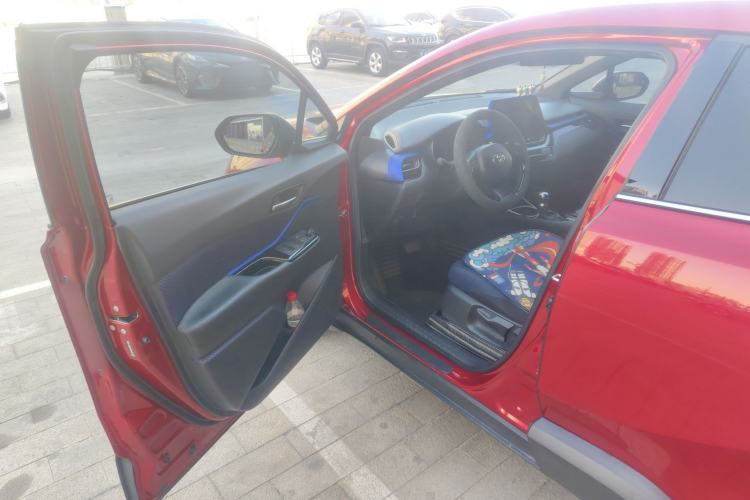 Used Toyota C-HR 2018 2.0L Luxury Edition China V Standard Driver Seat