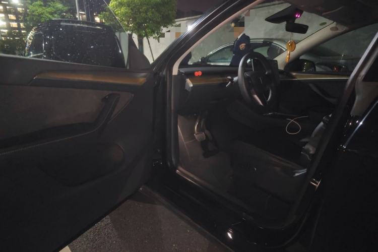 Used Tesla Model Y 2022 Rear-Wheel-Drive Version
