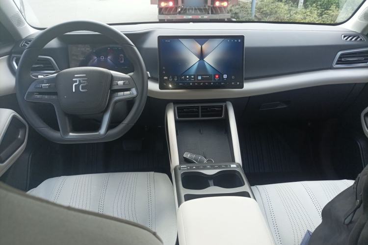 Used BYD Yuan UP 2025 Intelligent Driving Version 401 km Leading Edition