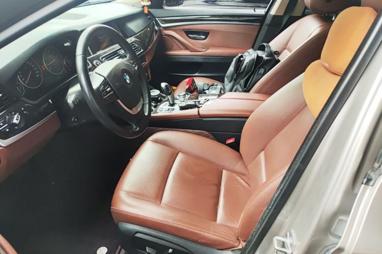 Used BMW 5 Series 2014 525Li Leading Model
