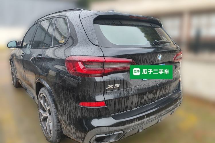 Used BMW X5 2021 xDrive40i Luxury Model with M Sport Package Rear Left 45 Deg