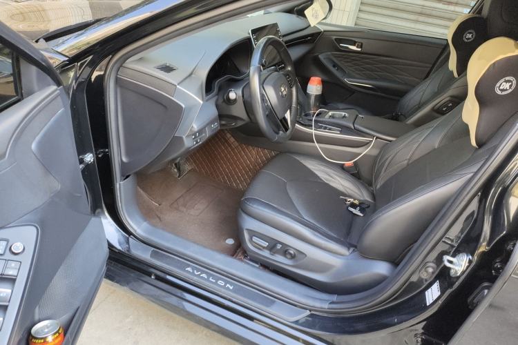 Used Toyota Avalon 2019 Dual-Engine 2.5L XLE Prestige Version China VI Standard