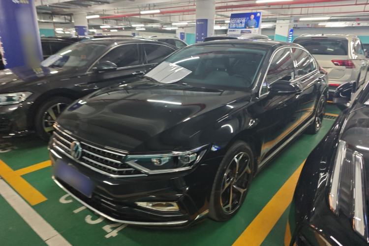 Used Volkswagen Magotan 2023 2 Million Units Limited Edition 330TSI DSG Leading Version