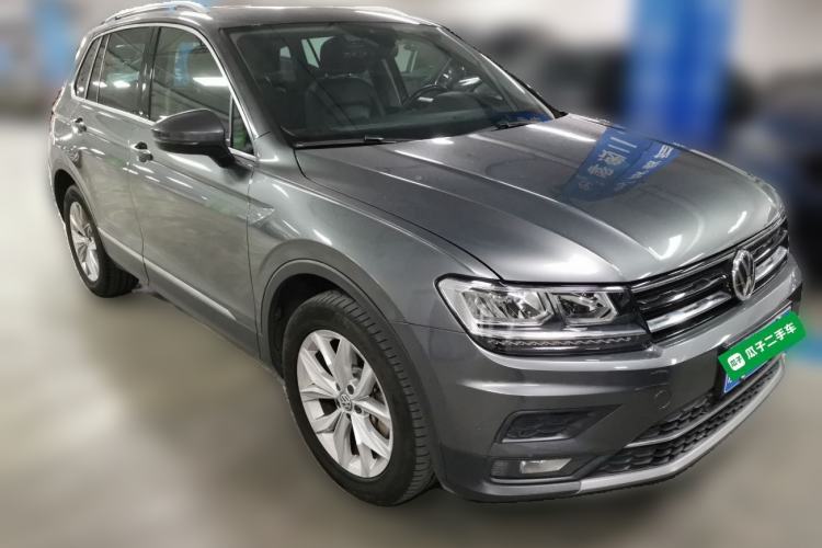 Used Volkswagen Tiguan 2018 330TSI All-Wheel-Drive Innovation Model Front Right 45 Deg