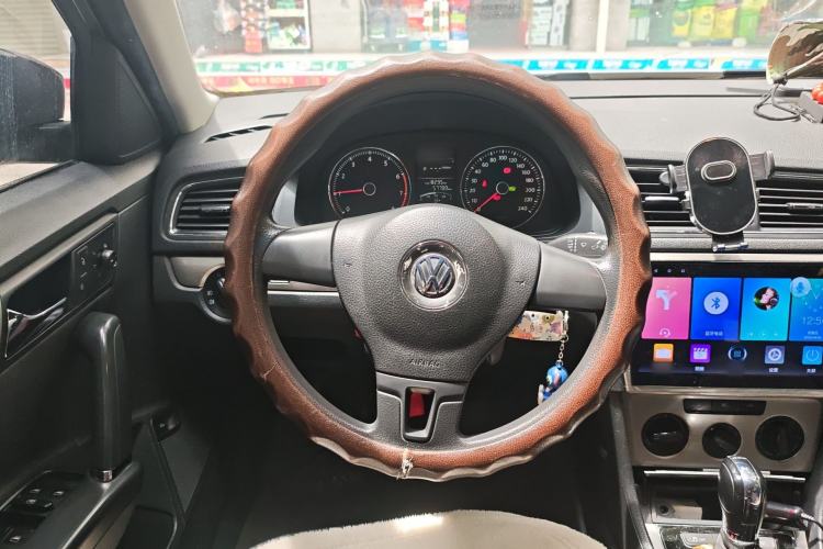 Used Volkswagen Lavida 2013 1.4TSI DSG Comfort Edition Steering Wheel