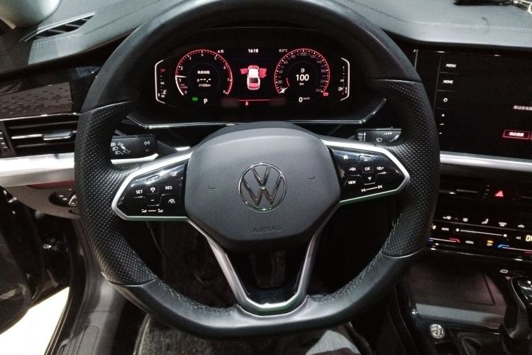 Used Volkswagen Passat 2022 330TSI Luxury Edition Custom Version
