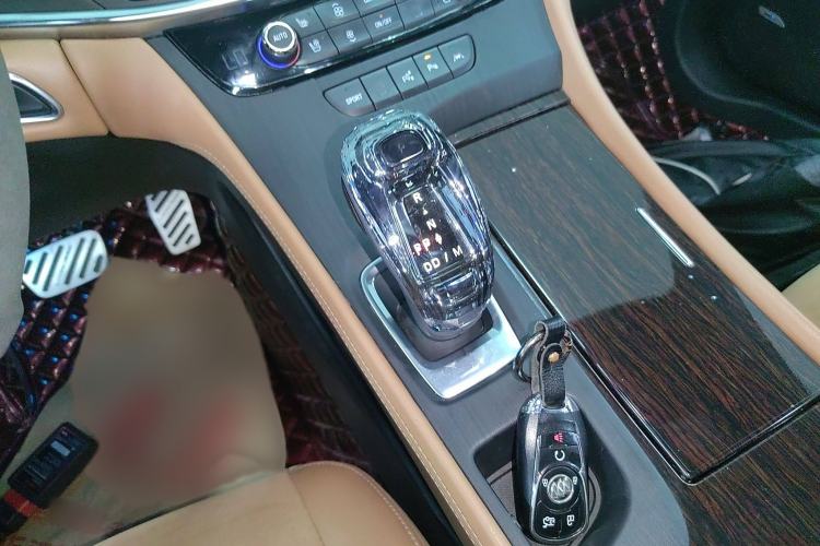 Used Buick LaCrosse 2018 28T Luxury Model