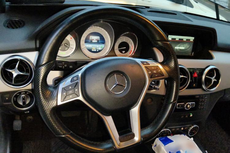 Used Mercedes-Benz GLK-Class 2015 GLK 260 4MATIC Dynamic Edition Ultimate Version
