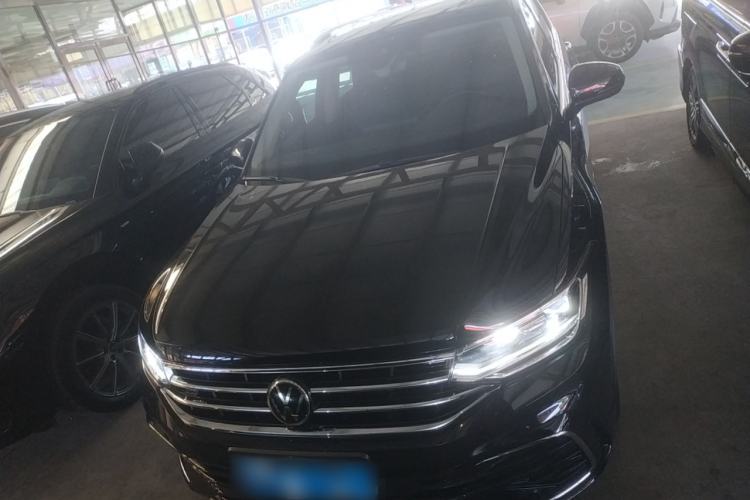 Used Volkswagen Tiguan L 2023 Restyled 330TSI Automatic Two-Wheel Drive R-Line Enhanced Comfort Version Front