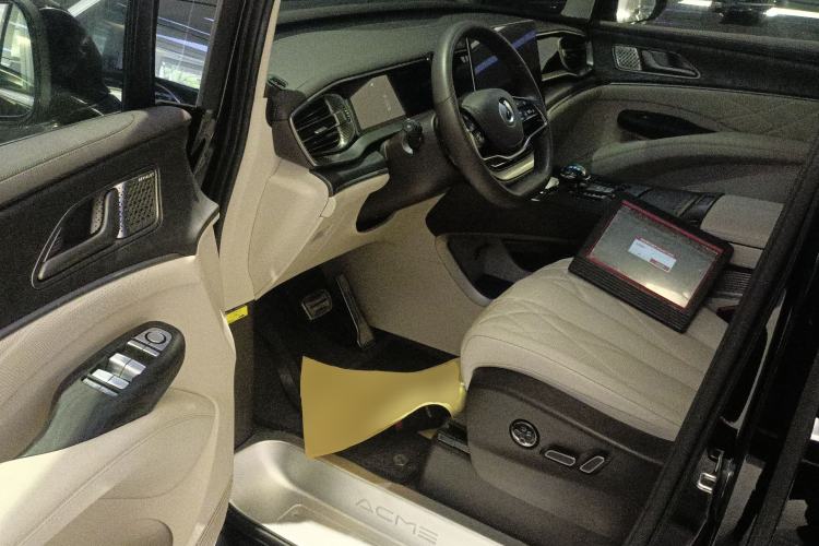 Used Denza D9 2025 DM-i Intelligent Drive 1020 Four-Wheel Drive Prestige Model