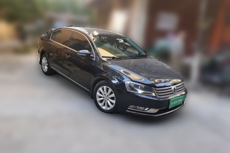 Used Volkswagen Magotan 2013 1.8TSI Premier Model Front Right 45 Deg