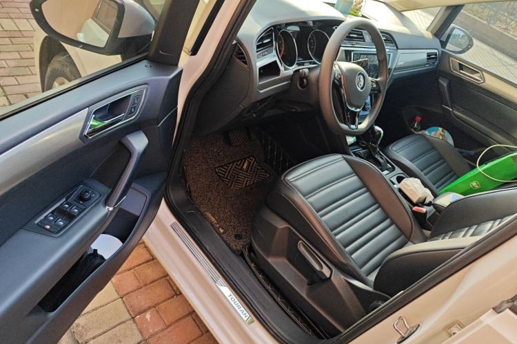 Used Volkswagen Touran 2018 Volkswagen Touran L 280TSI DSG Comfort Edition 7 Seats China VI Standard