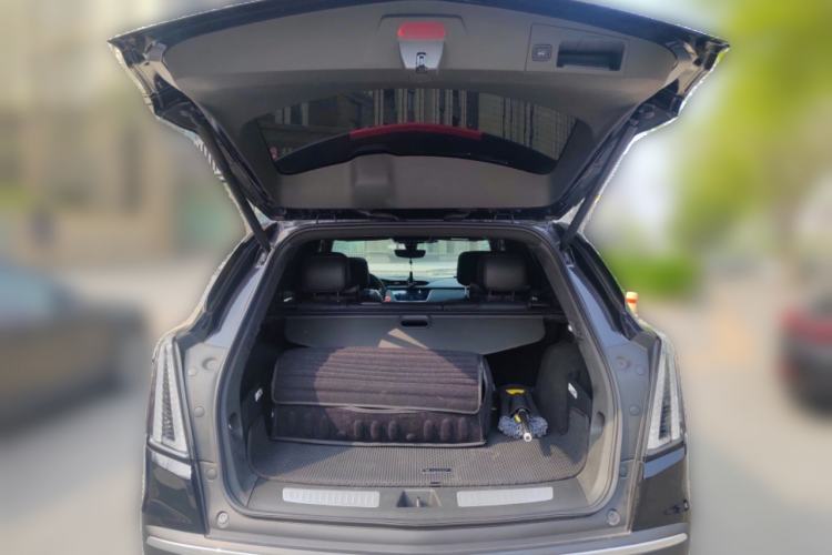 Used Cadillac XT5 2020 Updated Version 28T All-Wheel Drive Leading Sporty Type Trunk