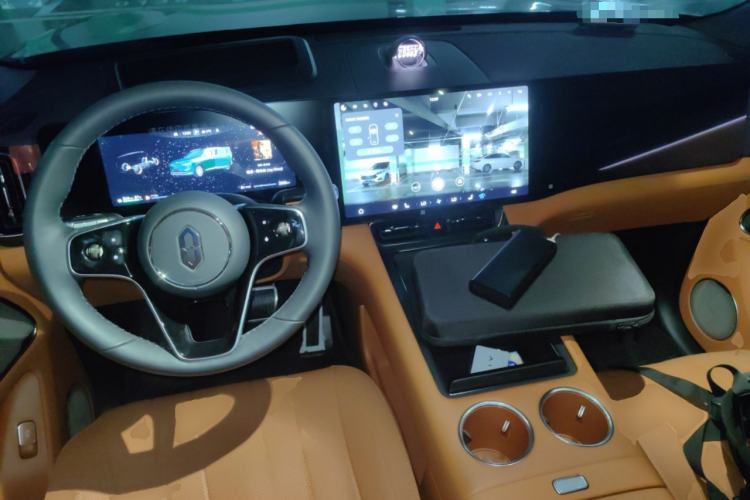 Used Hima AITO M8 2025 Extended-Range Max+ Version 53.4 kWh 6-Seater Edition