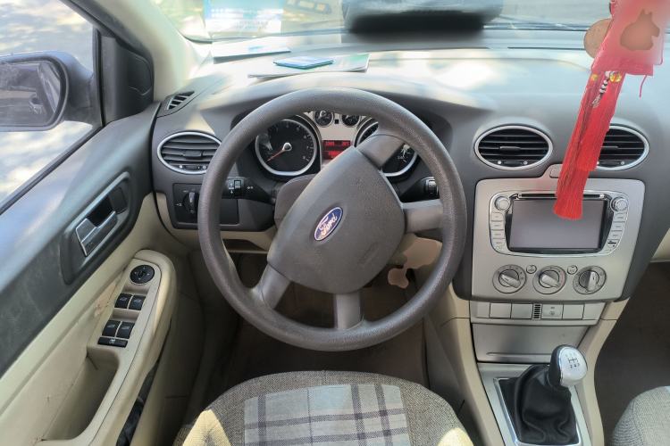 Used Ford Focus 2011 Sedan 1.8L Manual Comfort Model
