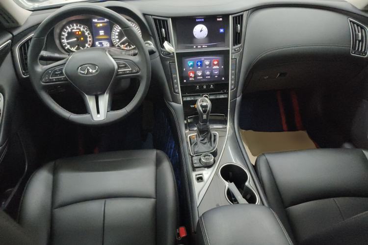 Used Infiniti Q50L 2018 2.0T Comfort Edition China VI Standard Center Console