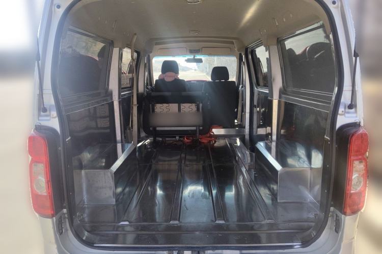 Used CHANGAN KAICHENG Ruixing M80 2018 1.5L Base Model Van Semi-Blind Window Flat Roof Rear-Hinged Doors 4G15S Trunk