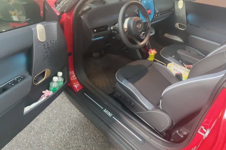 Used MINI Electric COOPER 2024 452km COOPER SE Artist Driver Seat