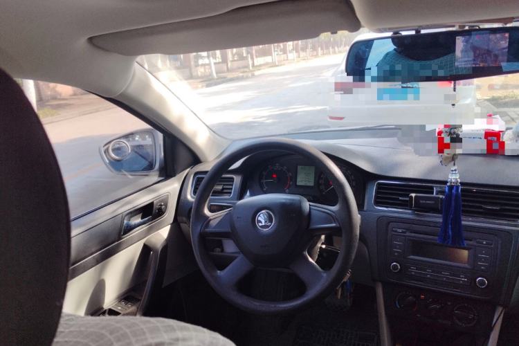 Used Skoda Rapid 2015 1.6L Automatic Smart Selection Model