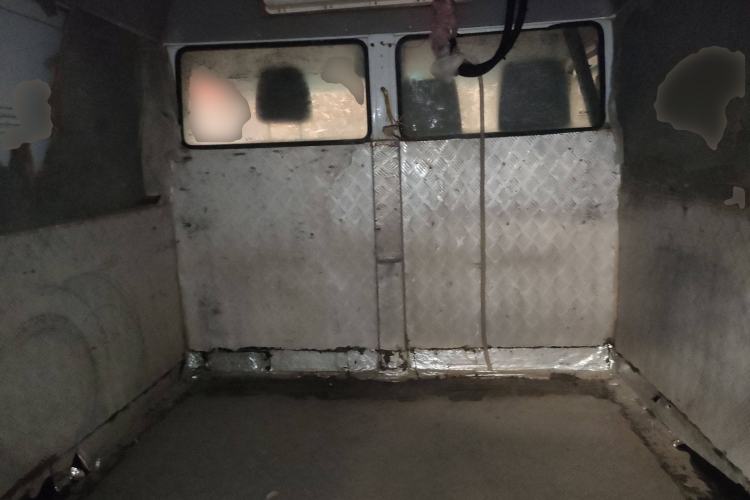 Used Iveco Daily 2017 2.8T V35 Cargo Van Mid-Roof 3/6 Seats 43S5
