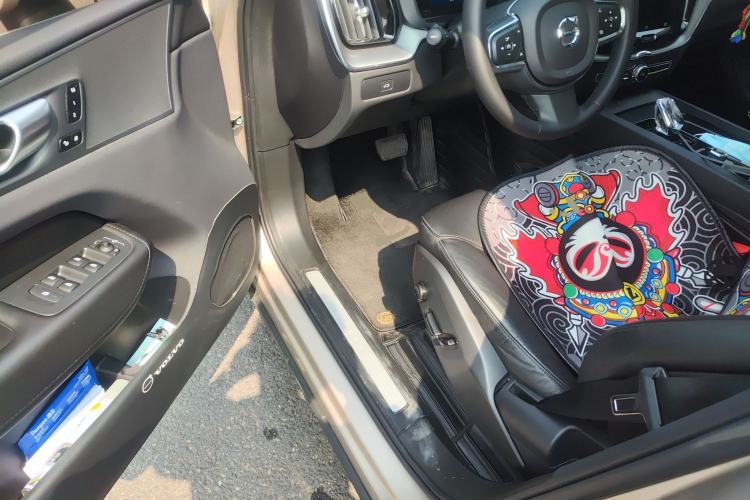 Used Volvo XC60 2023 B5 4x4 Smart Luxury Edition