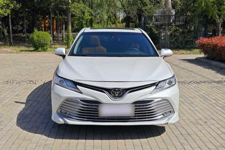 Used Toyota Camry 2019 Revised Version 2.0G Luxury Edition Exterior 3