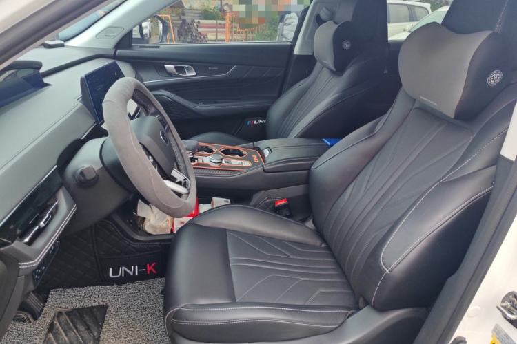 Used Changan UNI-K 2023 2.0T Two-Wheel Drive YueShang Trim