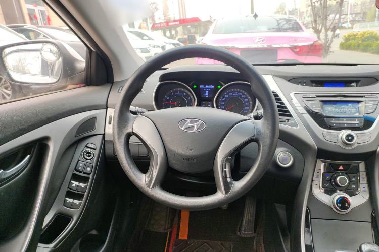 Used Hyundai Elantra (5th Generation / Langdong) 2015 1.6L Manual Leading Model Steering Wheel