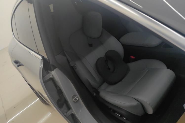 Used Nio ET5T 2023 75 kWh Touring Right Front Seat