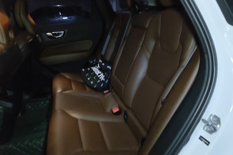 Used Volvo XC60 2019 T5 4x4 Smart Edition China VI Standard
