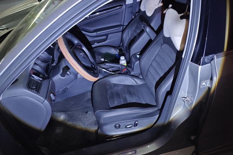 Used Volkswagen Sagitar 2017 230TSI Automatic Luxury Edition
