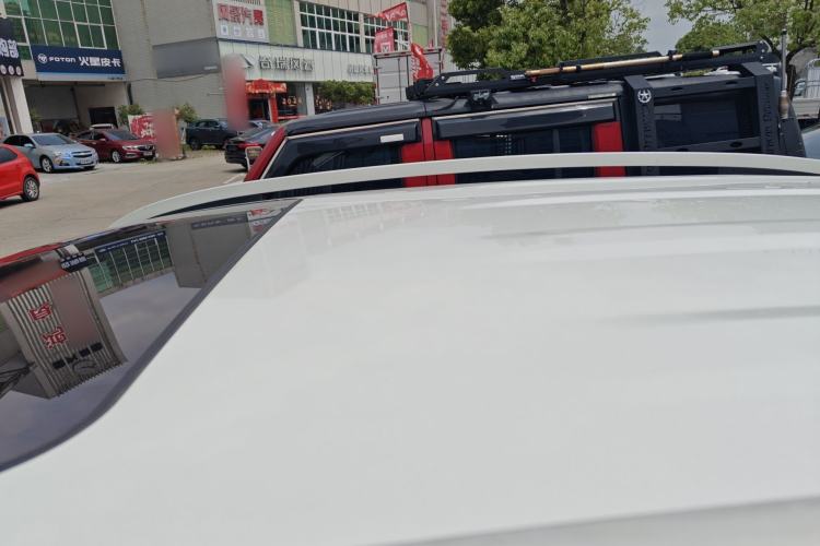 Used Haval H2 2017 Red-Label 1.5T Manual Two-Wheel-Drive Elite Model Roof