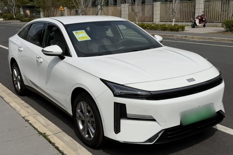 Used Geely Galaxy L6 2025 EM-i 140km Long-Range Version