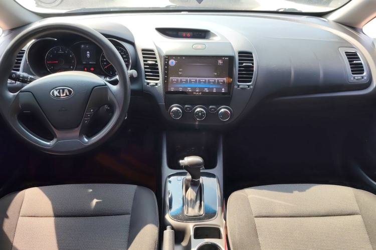 Used Kia K3 2016 1.6L Automatic GL Center Console