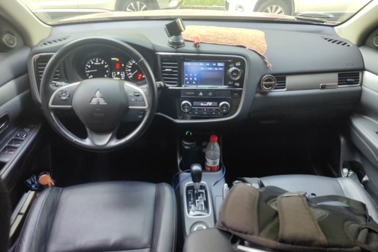 Used Mitsubishi Outlander 2014 2.4L 4x4 Deluxe Value Edition 5 Seats