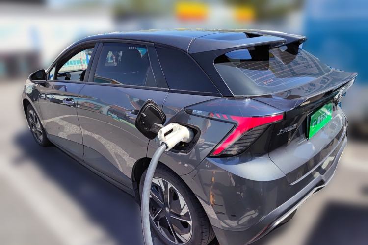 Used MG 4 EV 2022 425 km Luxury Edition Rear Left 45 Deg