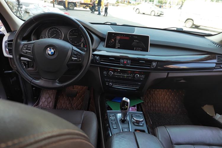 Used BMW X5 2015 xDrive28i
