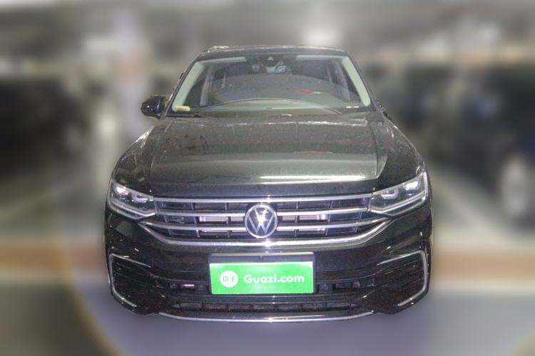 Used Volkswagen Tiguan L 2023 Facelifted 380TSI Automatic All-Wheel Drive R-Line Plus Version 7-Seater Front