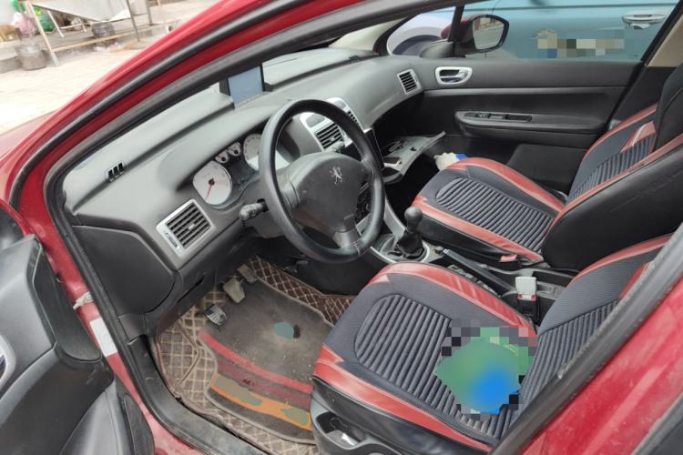 Used Peugeot 307 2013 Hatchback 1.6L Manual Comfort Edition
