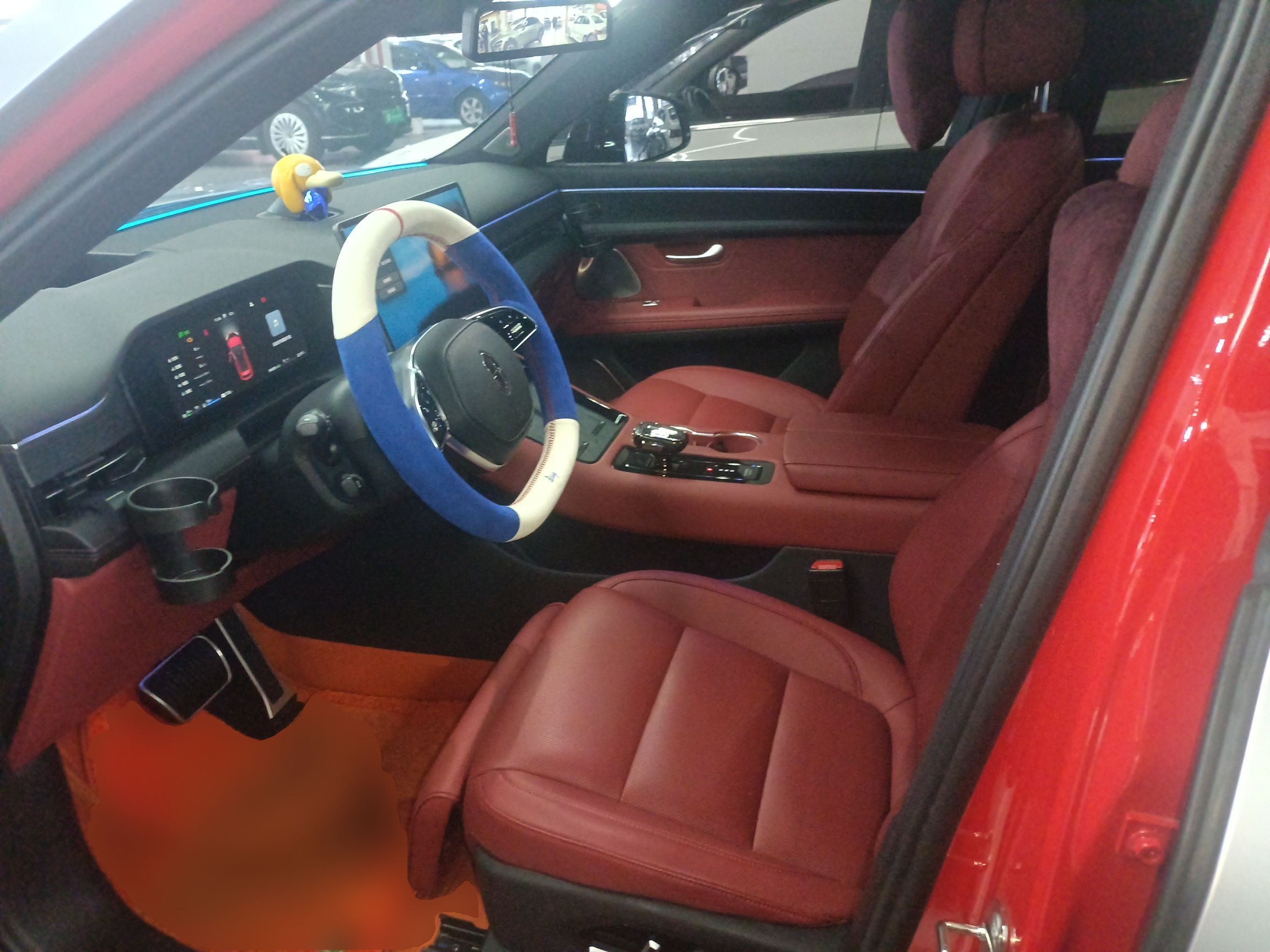 المقاعد الأمامية داخل السيارة