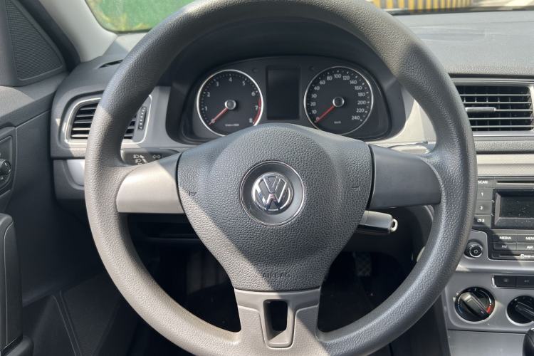 Used Volkswagen Gran Lavida 2013 1.6L Automatic Comfort Model Interior 8