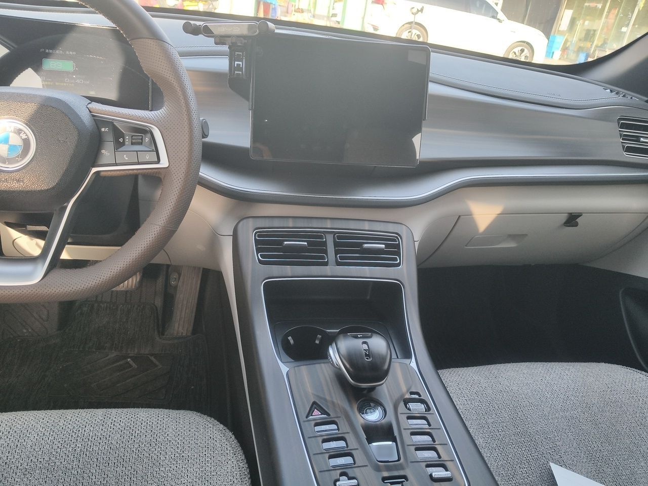 BYD Qin PLUS 2023 Champion Edition DM-i 120KM Leading Model — снимка 9
