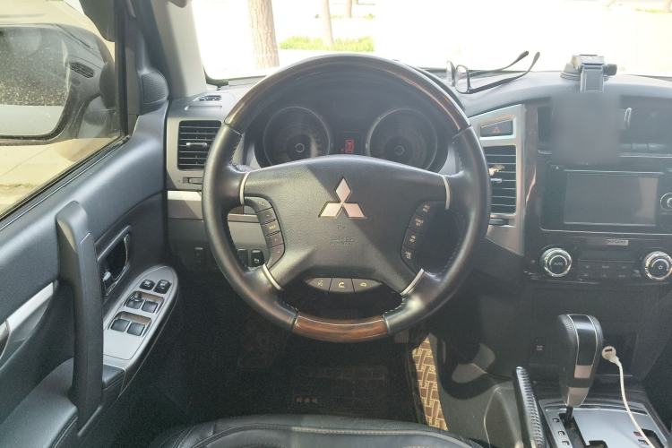 Used Mitsubishi Pajero 2018 V97 3.8L 5-Door GLS Sunroof Single-Difference Model – Middle East
