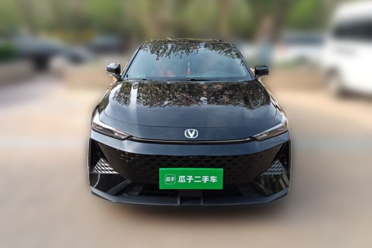 Used CHANGAN UNI-V 2024 1.5T Luxury Edition Front