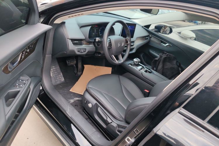 Used Hongqi E-QM5 2021 Charging Version Flagship Edition Driver Seat