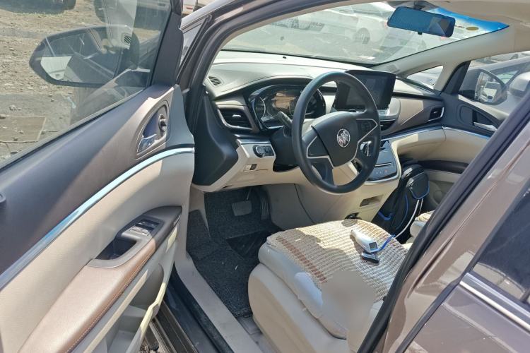 Used Buick GL8 2023 Land Executive Class Comfort Model