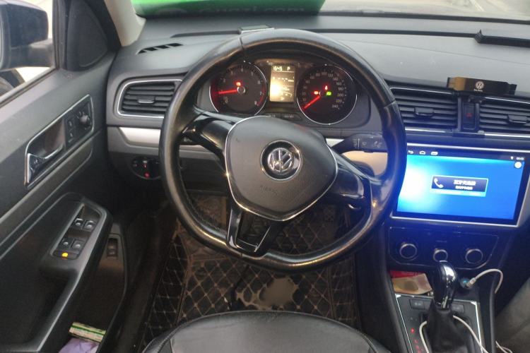 Used Volkswagen Lavida 2015 1.6L Automatic Comfort Edition
